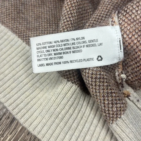 Woman’s leopard print sweater size small - Picture 4 of 4